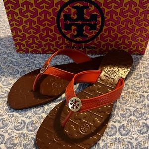 BRAND NEW TORY BURCH THORA SIZE 9 ORANGE WW/GOLD LOGO